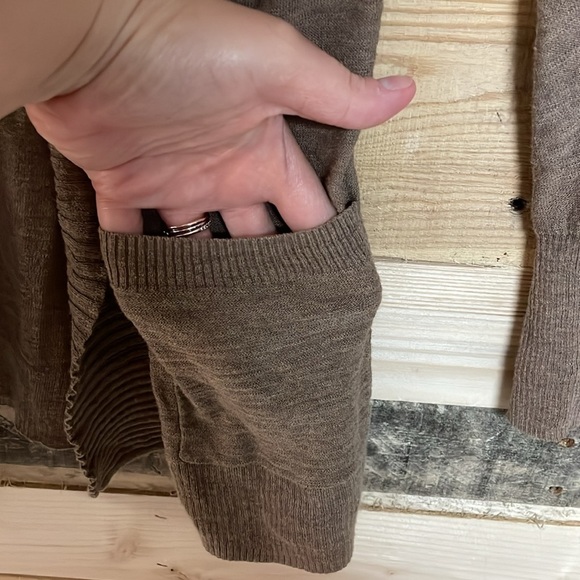 Banana Republic size Small Mocha Color Open Front Cardigan Sweater with Pockets - Picture 6 of 11